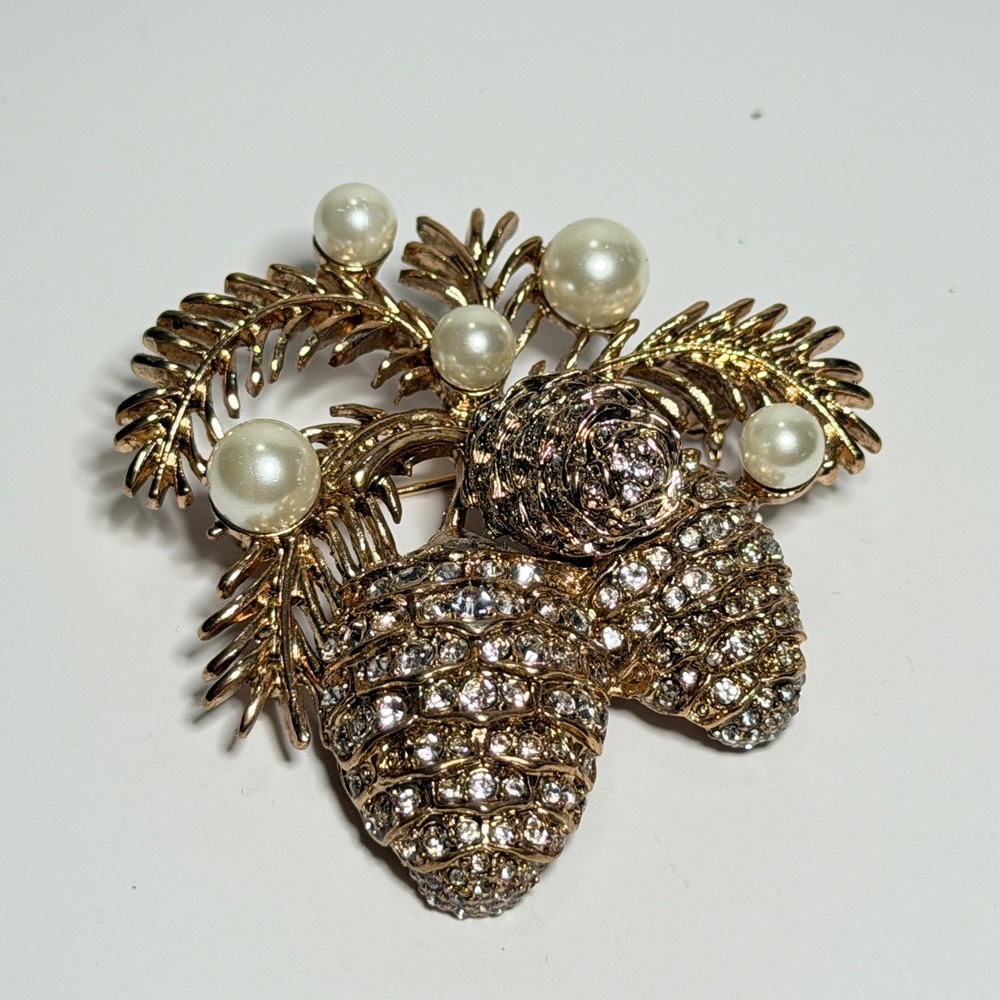 Anne Klein Gold Tone Pinecone Brooch Faux Pearl Crystal Winter Holiday‎ Pin
